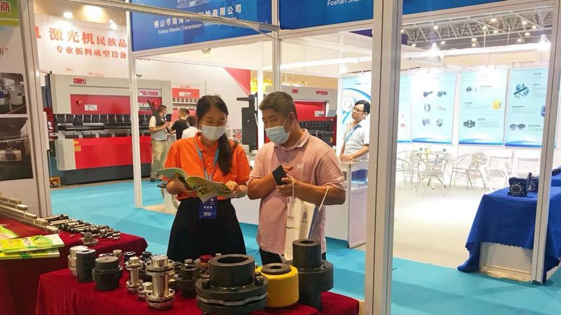 高速铣床加工中心：价格背后的技术考量